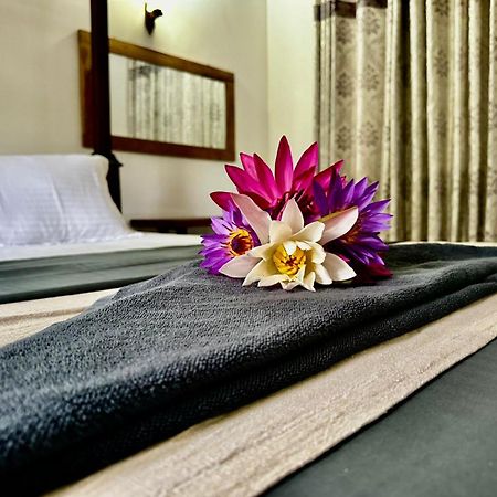 Curve Hiri Apartment Dikwella Bagian luar foto