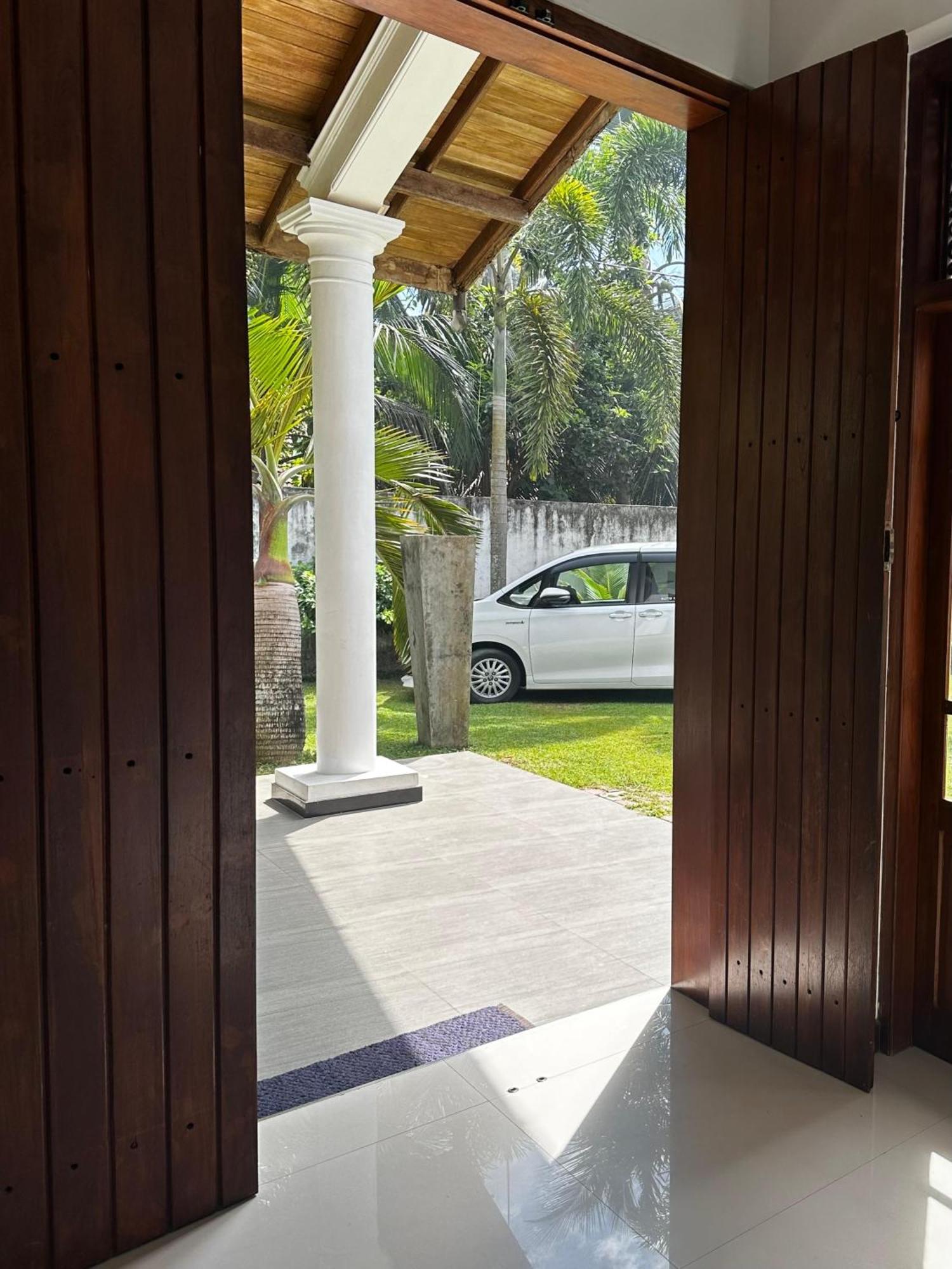 Curve Hiri Apartment Dikwella Bagian luar foto