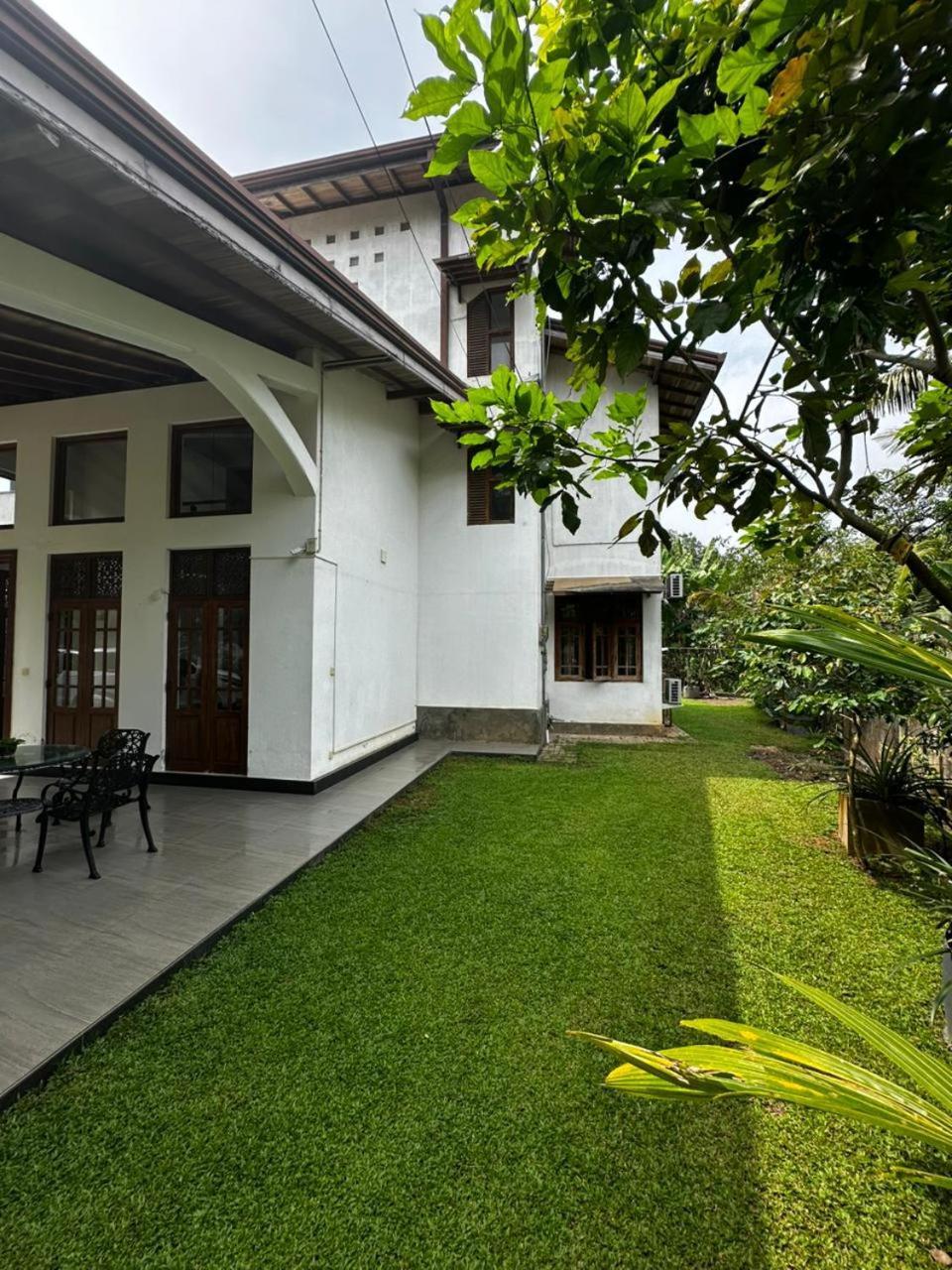 Curve Hiri Apartment Dikwella Bagian luar foto